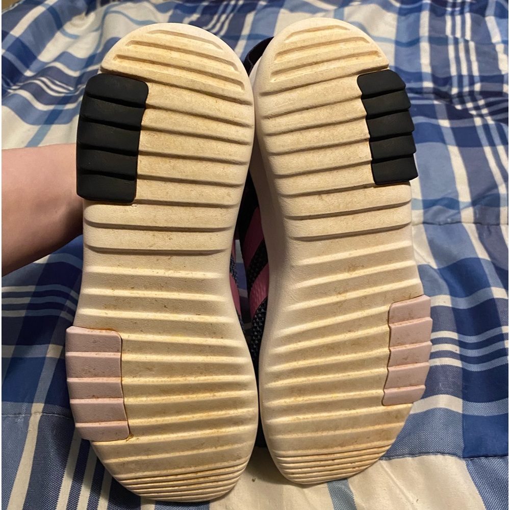 Adidas Shoes - Picture 5 of 6
